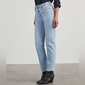 Hidden Jeans Straight Leg Light Wash 30
